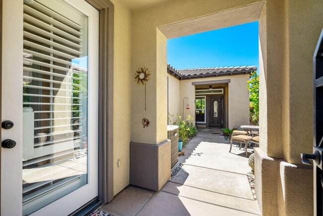 Building Photo - 60661 Juniper Ln
