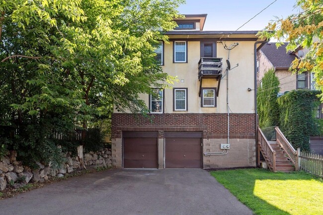 Building Photo - 5004 Oliver Ave S