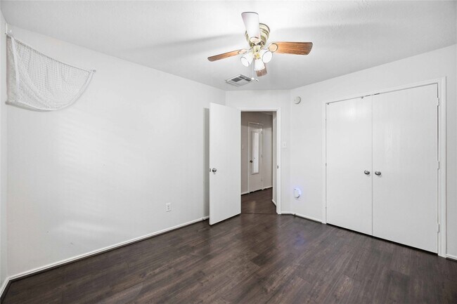 Building Photo - 4718 Lonestone Cir