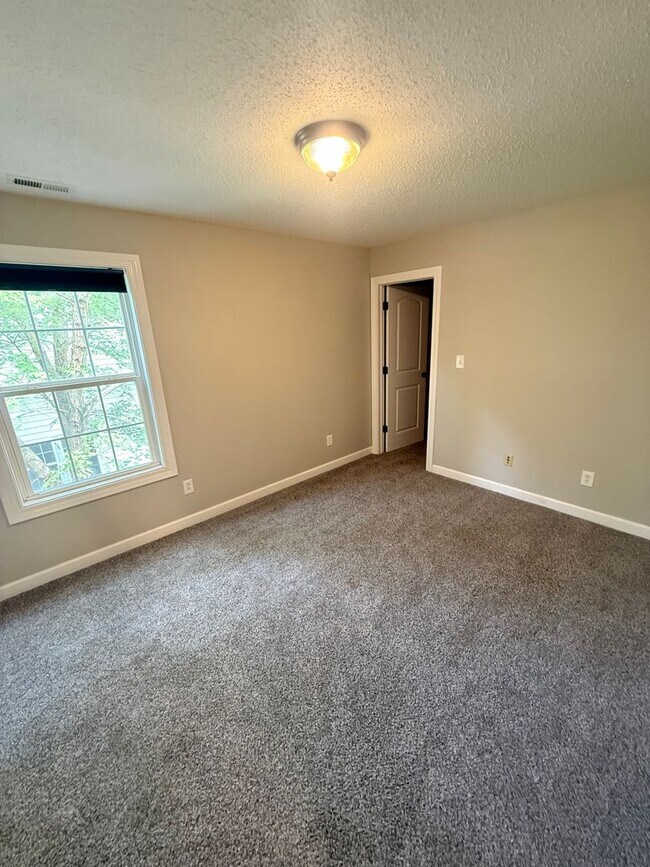 Building Photo - 10665 Brooks St