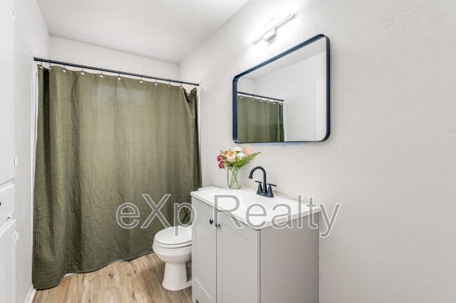 Building Photo - 322 Kate Schenck Ave