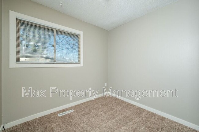 Building Photo - 3917 SW 3rd St