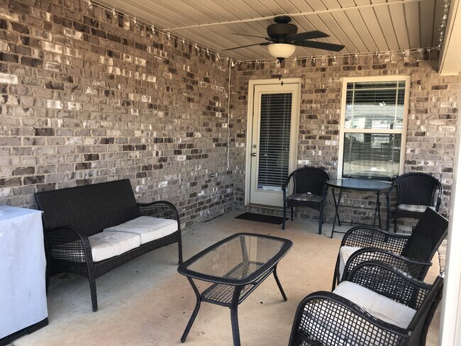 Building Photo - 126 Kenton Ln