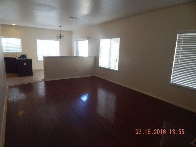 Building Photo - 3015 Briarhaven Ln