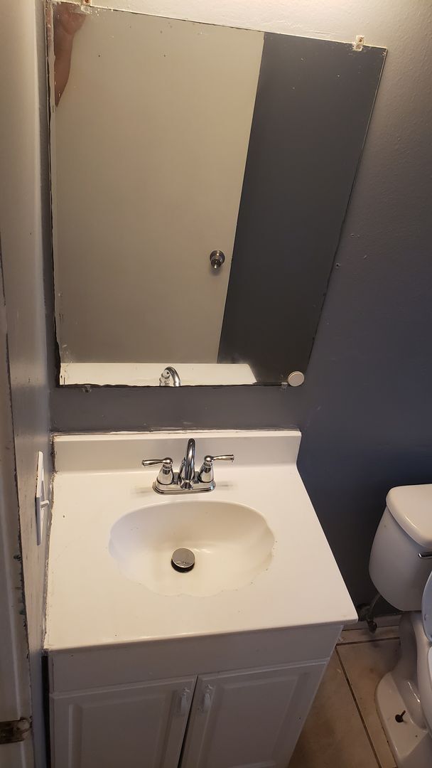 Building Photo - 3 bedroom 1 bath home