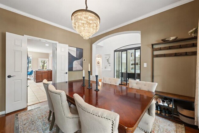 Building Photo - 13720 Shadowlawn Trace