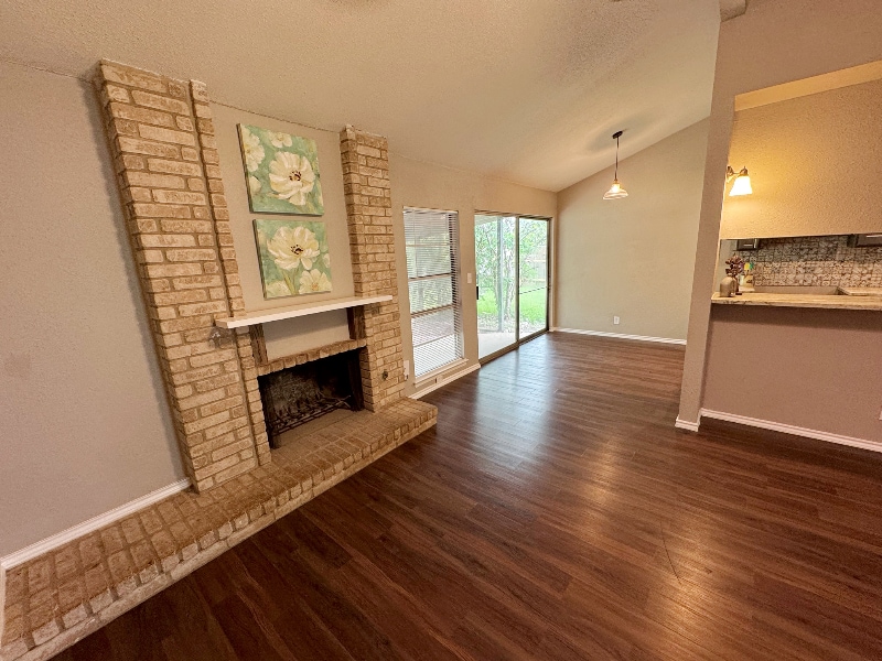 Building Photo - 8739 Glen Bluff