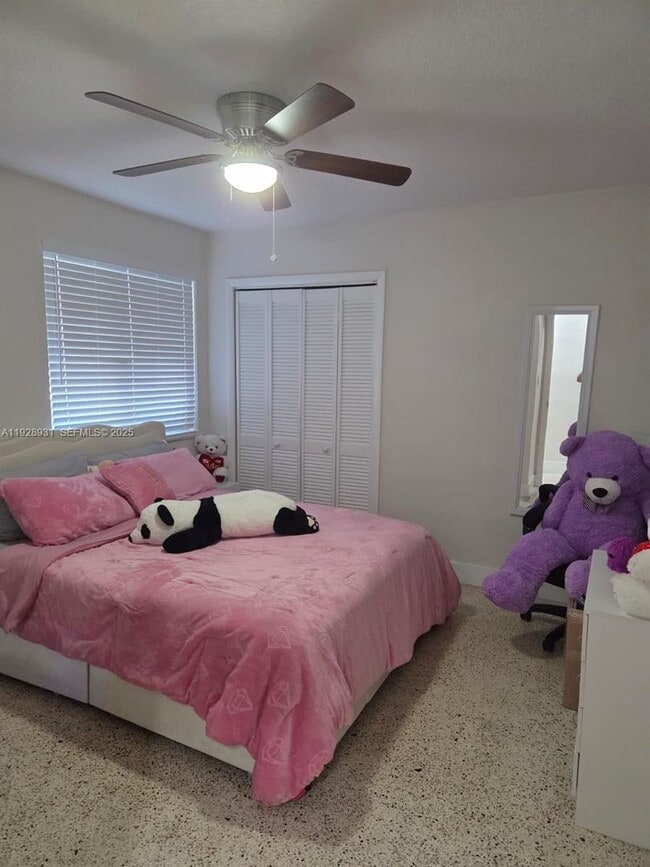 Building Photo - 9228 SW 37th St