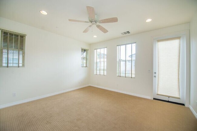 Building Photo - Pacific Shores