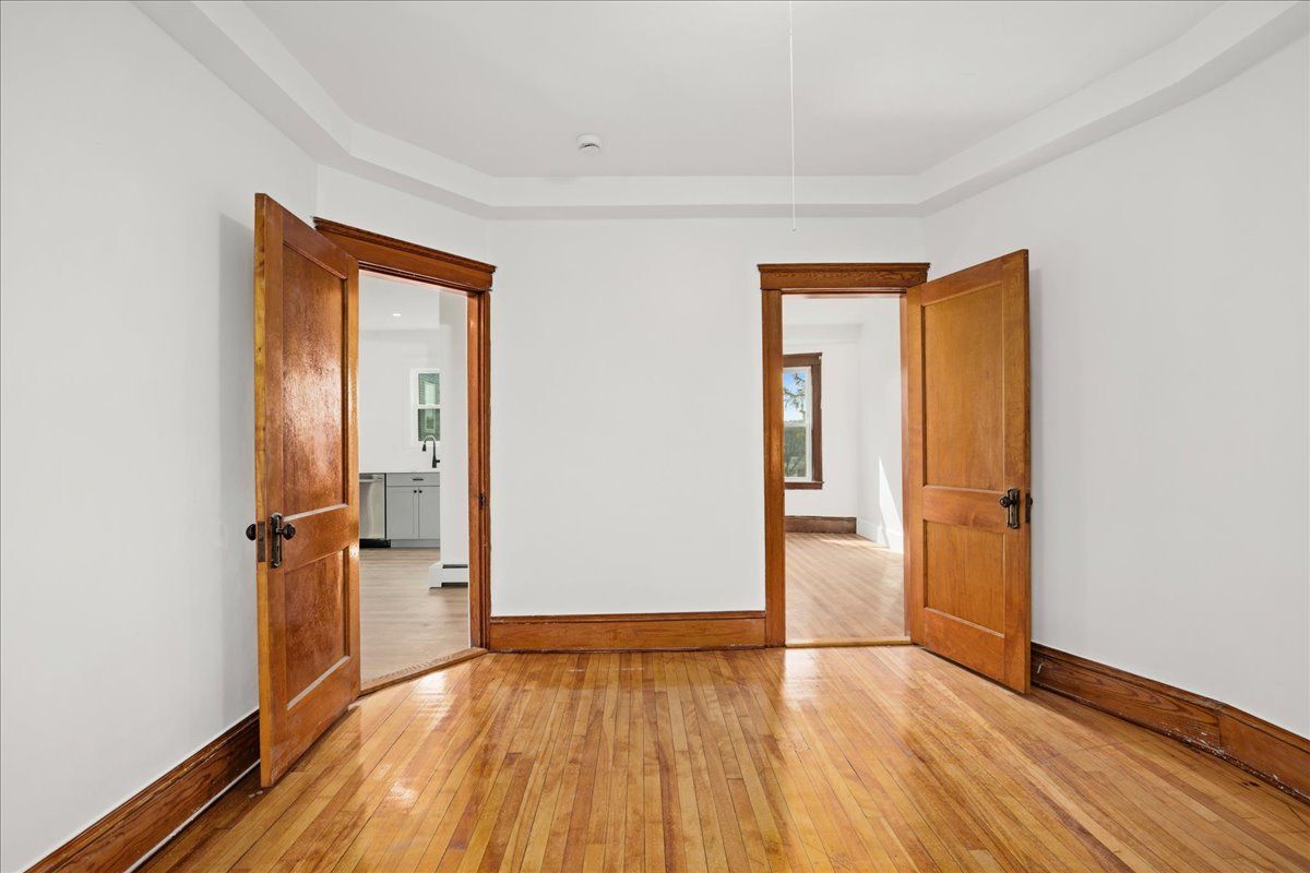 Building Photo - 183 Vernon St