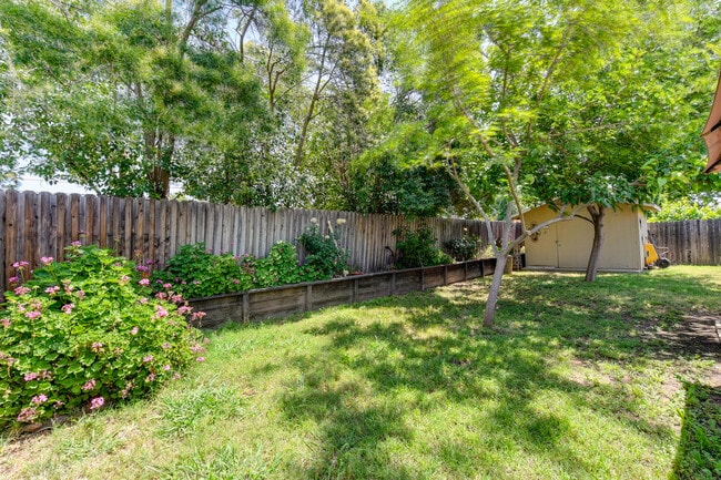 Building Photo - 8216 Baymore Way