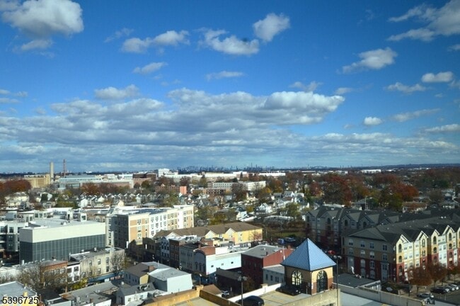 Building Photo - 1 Carriage City Plz