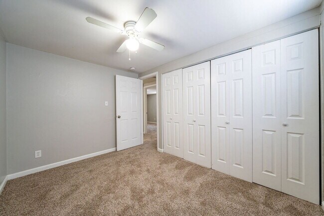 Building Photo - 511 Elsmere St