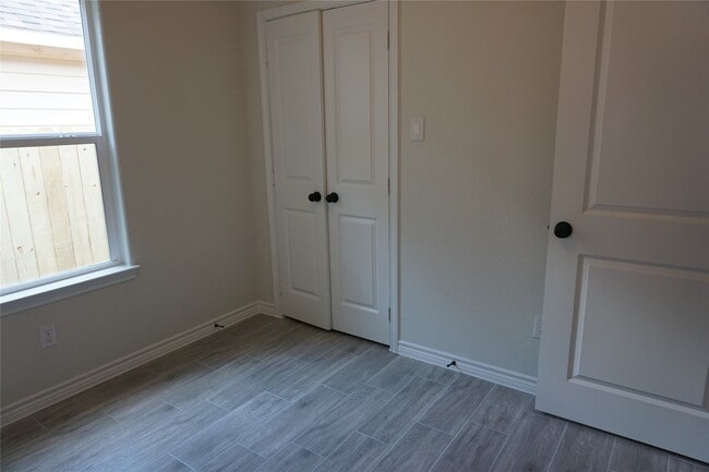 Building Photo - 9583 Darkwood St