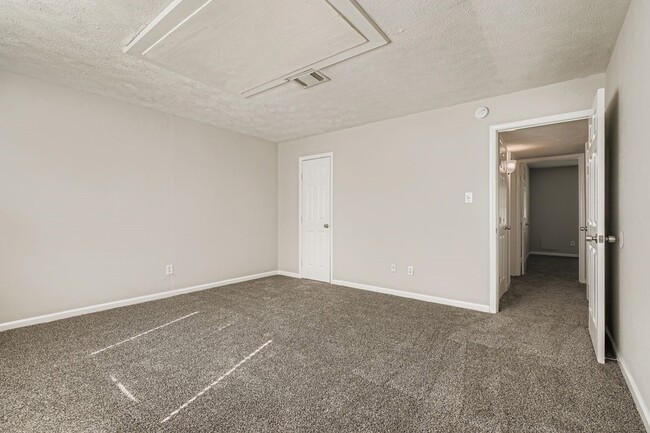 Building Photo - 226 Tara Plantation Dr