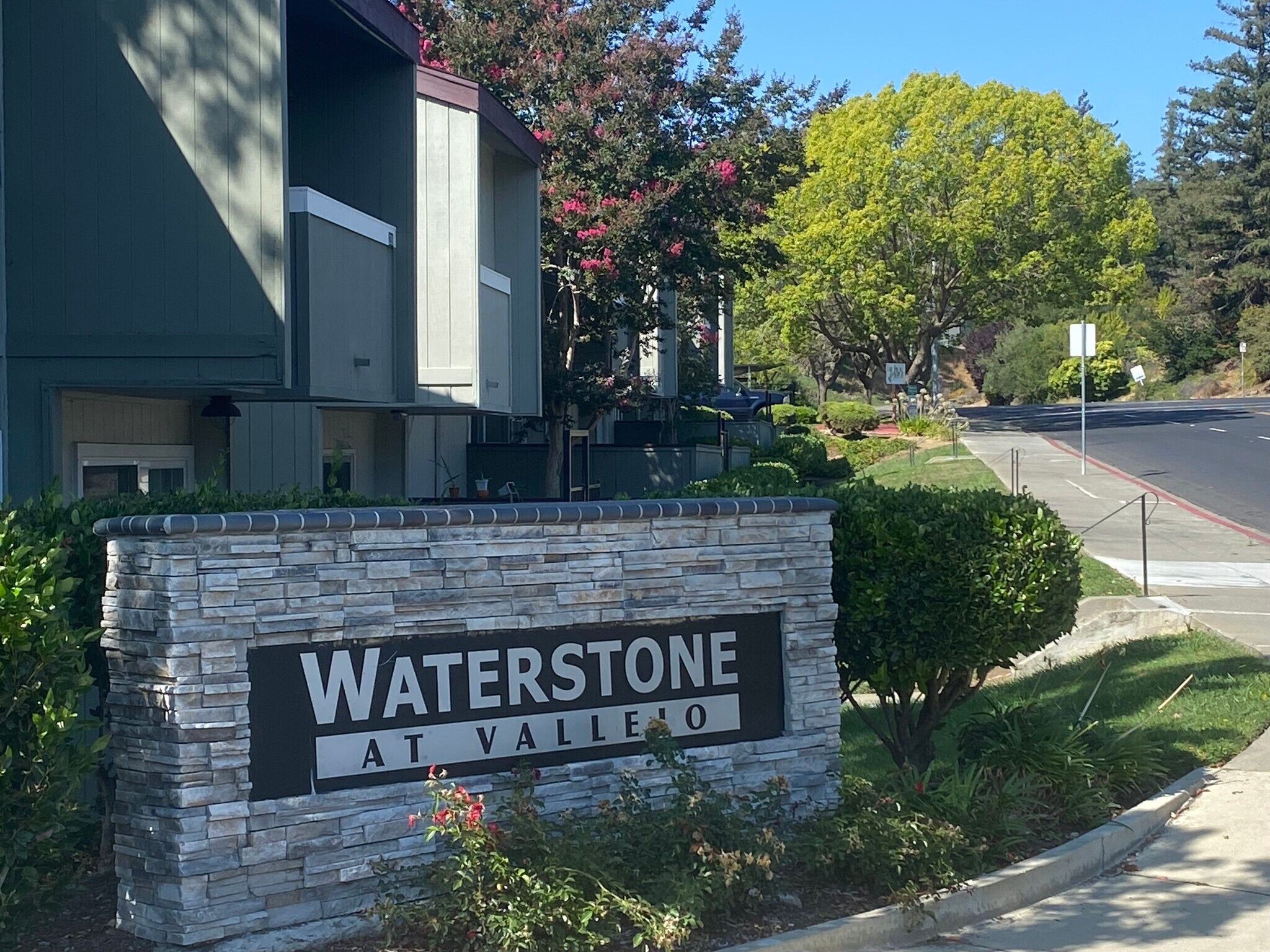 TOP NOTCH COMPLEX - 1333 N Camino Alto