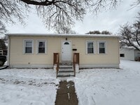 Building Photo - 3 Bedroom Home
