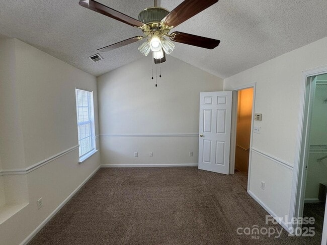 Building Photo - 8419 Southgate Commons Dr