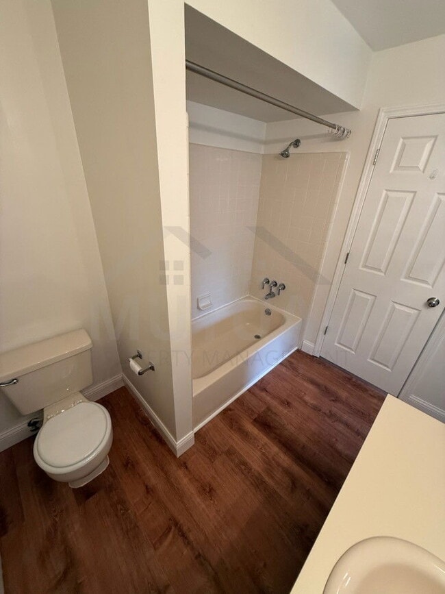 Building Photo - 1560 Meadowside Dr