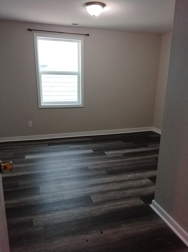 Building Photo - Cozy 2 Bedroom Bungalow in the Swansboro A...