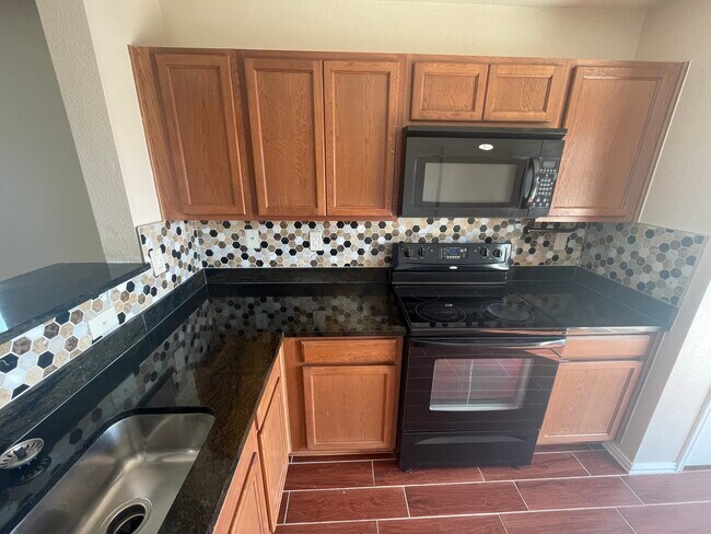 Building Photo - 220 Chalk Mountain Dr