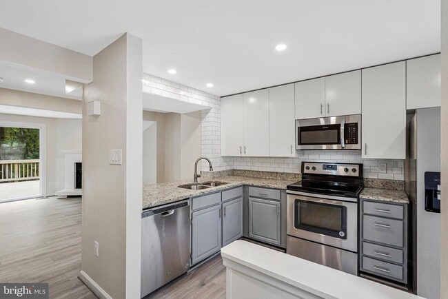 Building Photo - 1594 Poplar Grove Dr