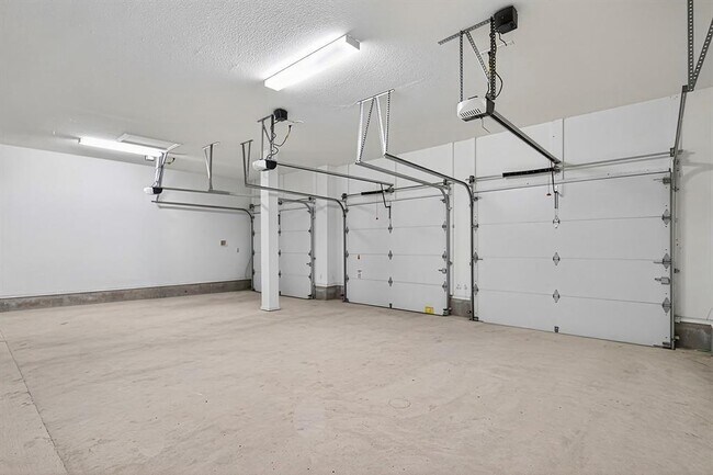 Building Photo - 4600 Ercolano Ln