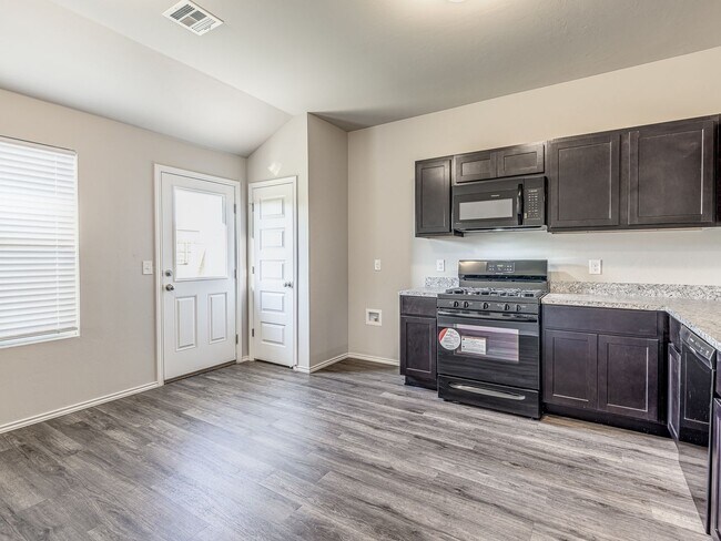 Building Photo - 629 W Lola Dr