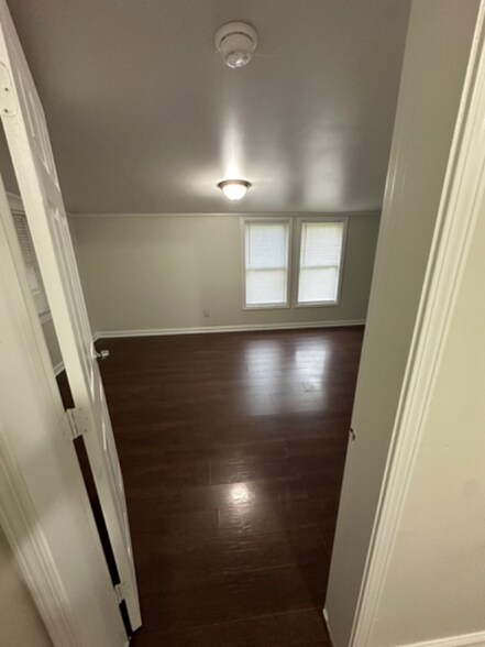 Building Photo - 209 G St