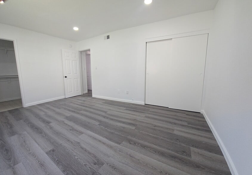 Building Photo - 2255 Cahuilla St