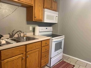 Building Photo - 603 #22nd St Apt 2