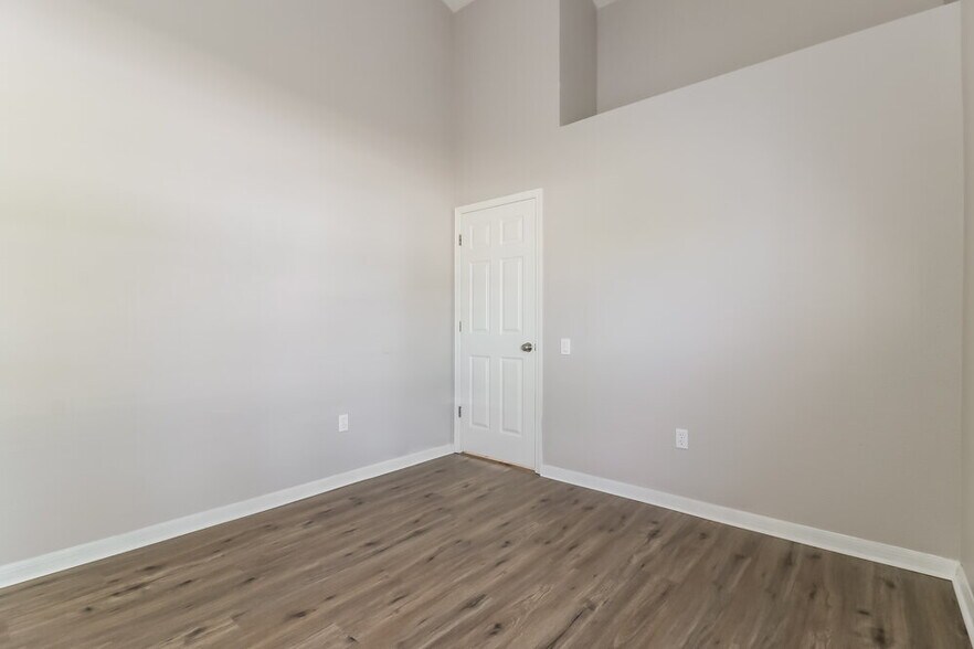 Building Photo - 29505 Morningmist Dr