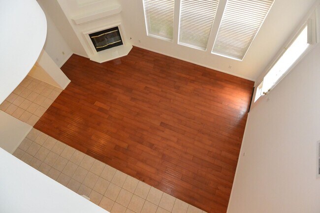 Building Photo - 22 Roseville