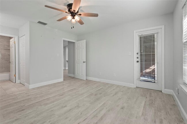 Building Photo - 4045 Crockers Lake Blvd