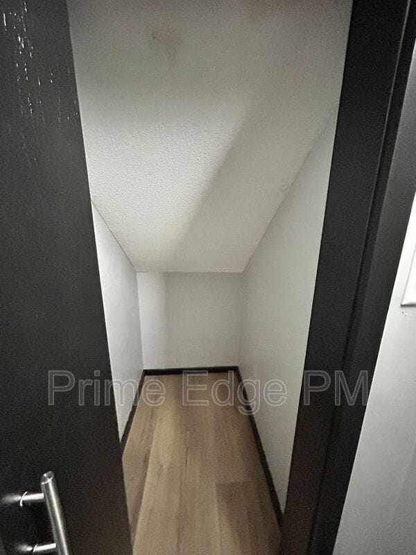 Building Photo - 1801 Ridgehaven Ct