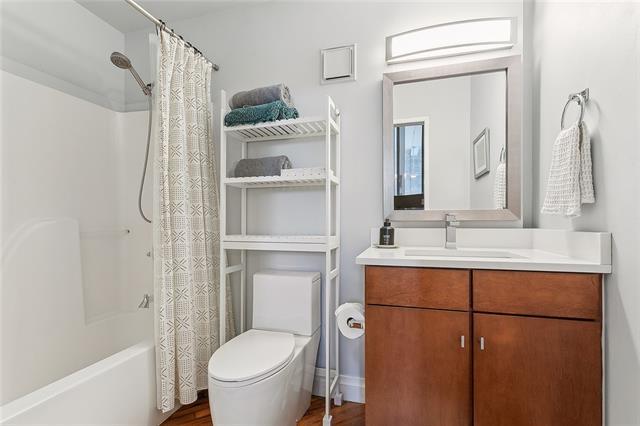 Building Photo - 920 Poeyfarre St