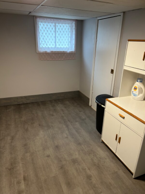 Building Photo - 220 4th Ave E