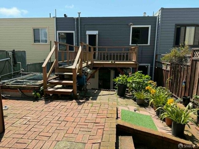 Building Photo - 1710 44th Ave