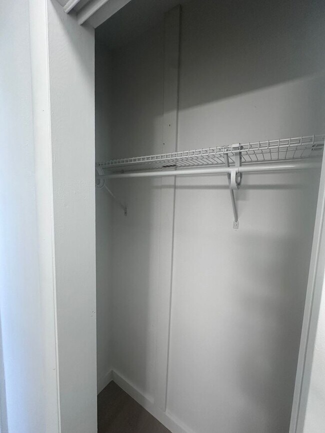 Building Photo - Updated 1 Bedroom 1 Bath Condo - Steps from Fort Lauderdale Beach!