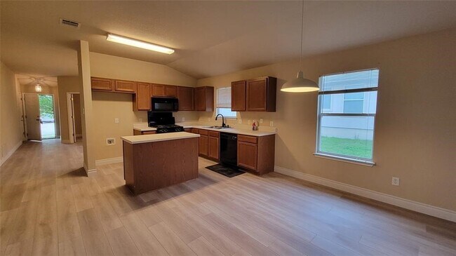 Building Photo - 339 Marquitos Dr