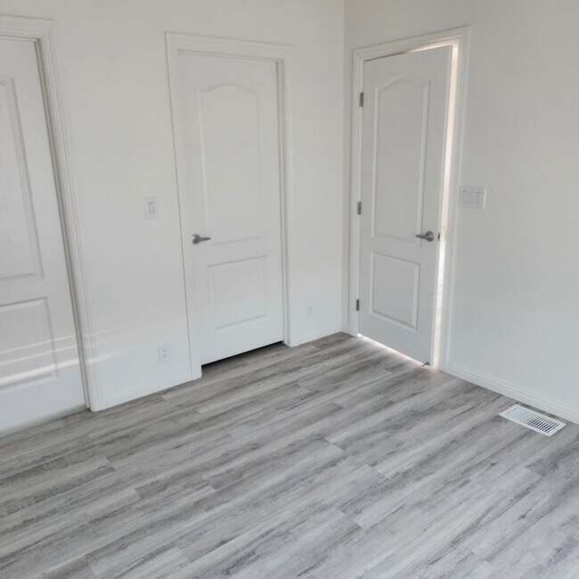 Building Photo - 1605 Walton St