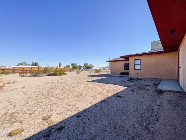 Building Photo - A Beautiful 2 Bedroom Home with Office and 2 Bonus Room