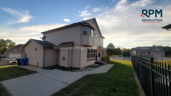 Building Photo - Nestled in North Ogden is your new house.