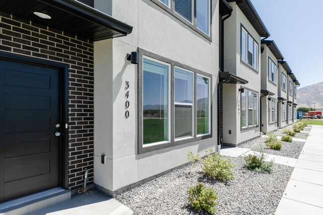 Building Photo - NT 3399