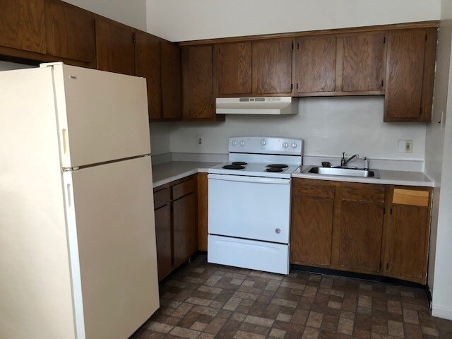 Primary Photo - 802 N Adams St