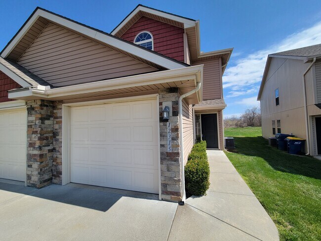 Building Photo - 12315 Fox Creek Dr