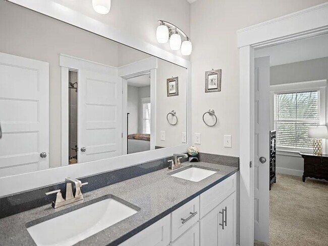 Building Photo - Gorgeous newer 2-Story, 4 bedroom Home in ...