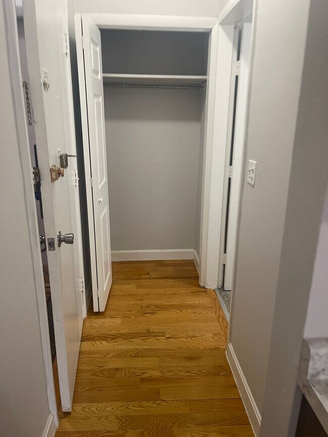 Building Photo - No Fee July Renovated Sunny Studio With Stainless kitchen Heat hw Inc No Fee Students ok.