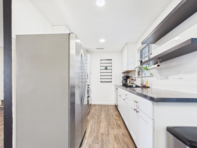 Building Photo - 313 N Oklahoma St