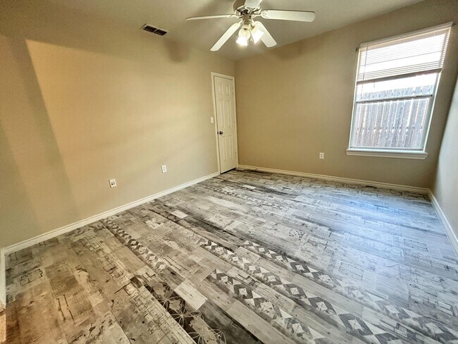 Building Photo - 5413 Harvard St